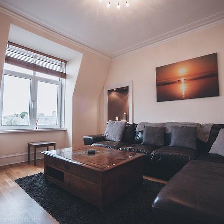 Prime 2 Bedroom City Centre Apt Aberdeen Exterior foto